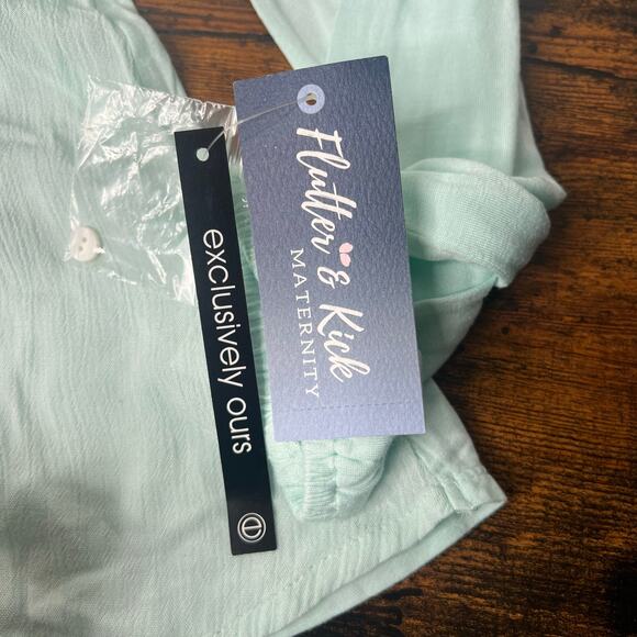 NWT Flutter & Kick Maternity Top Floral Embroidered Lightweight Button Down Boho - Picture 10 of 10